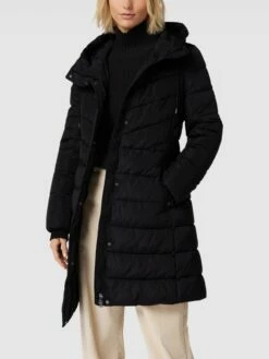 Marc Cain Steppmantel Mit Kapuze - Schwarz -WINTERMÄNTEL Verkaufs-Shop 60okgdi26co44ca1ap4lcj1p7173adal88q34ia49or4kdho8l8ksj9mah1j6ca795736h9hal532k1la93jecpj6hh3ee34c8p62opk6gqjeohj6oojedpo65j30e33c5gmaog