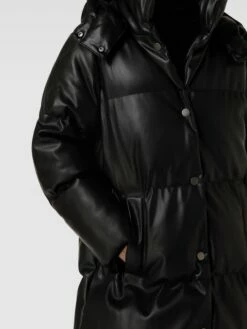 Guess Steppmantel In Leder-Optik Modell 'EMILIE' - Schwarz -WINTERMÄNTEL Verkaufs-Shop 614jakph8d74sgid85ajeh9had1jegqh65646gq18p74qe9j6p0jela2714kojab9ookic1m857kmlhj9go6adj16th30cpo65gjep9k6li6aoj56kp3aob26gr3aohn6opjcdo