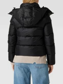 Calvin Klein Jeans Steppmantel Mit Label-Print - Schwarz -WINTERMÄNTEL Verkaufs-Shop 64s3gkq88l3kuhif85b3acad9953gli16d944dhk951l8k2ka0s4ce2l6takej2aap3kicih9ta50cii9t3m8opmccqmcchp6ti3ep1kcgojce9n71ij4phl6oq36cb66gpjed8