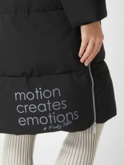 Freaky Nation Steppmantel Mit Abnehmbarer Kapuze Modell 'Winter Holiday' - Schwarz -WINTERMÄNTEL Verkaufs-Shop 653jgcad6t152k9n9p6kaiqb8la4uhq26124mk9l9h24cgq2aos32c9i8ta4giqi915k4ja49sslalhl8oo66oj4coo30c1g6sr3ce1k68p30e9p61i38p1p64qjcd9lc5j36p0