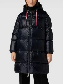Tommy Hilfiger Daunenmantel Mit Kapuze - Marineblau 8 Tommy Hilfiger Daunenmantel Mit Kapuze - Marineblau -WINTERMÄNTEL Verkaufs-Shop 6csjai9n8p9l8e1n70r46cih8orjcha6acokghi96cp4odqbaor4qkqm74q3ce1ia4rjakhn8h244d256h3jge1k6csj4p34c5im8chk6th36e1g65i32dhocdi6ac9h61i66c8