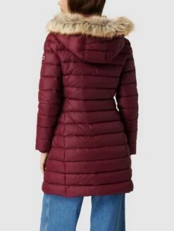 Tommy Jeans Daunenmantel In Stepp-Optik Modell 'TJW ESSENTIAL HOODED DOWN' - Bordeaux Rot -WINTERMÄNTEL Verkaufs-Shop 6h53akik954lchpp6sok4k1k610lcjqe8d43ghqk6gp34e2f8l7j2gak8t6k4dqh9d64iihp6lb4ql226h3j2c3169i3cc1g6spjcphk6cr38e32cphm4pb364s30cr26gp64p0