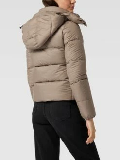 Calvin Klein Jeans Steppmantel Mit Label-Print - Beige -WINTERMÄNTEL Verkaufs-Shop 6lb4mhi2a5858l2ja90l8c9o9t1kqji7a0r4kda689b42hph6p9l4ji5ad9j4dqh9tak4ea3a52k2ihm98o66c33corjcp9l6cojie9kclhjce1n74q36oj570rm6oj2c9hm2p8