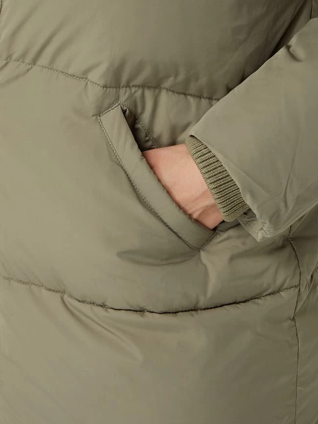 Embassy Of Bricks & Logs Oversized Steppmantel Mit Wattierung Modell 'Elphin' - Khaki 6 Embassy Of Bricks & Logs Oversized Steppmantel Mit Wattierung Modell 'Elphin' - Khaki – Bild 6