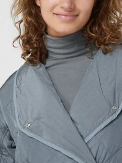 Soaked In Luxury Steppmantel Mit Stehkragen Modell 'Umina' - Mittelgrau -WINTERMÄNTEL Verkaufs-Shop 89ajij2g9t9jggpnal55ckpn6t446kqe8gr3ihae8p1k2kia6p0jai2b9t348d9m9h9l8ci175336li694o3cp316ksjccr560q3gd1k6ko3ie1o74o38d9n6sqjgphh70oj8dg