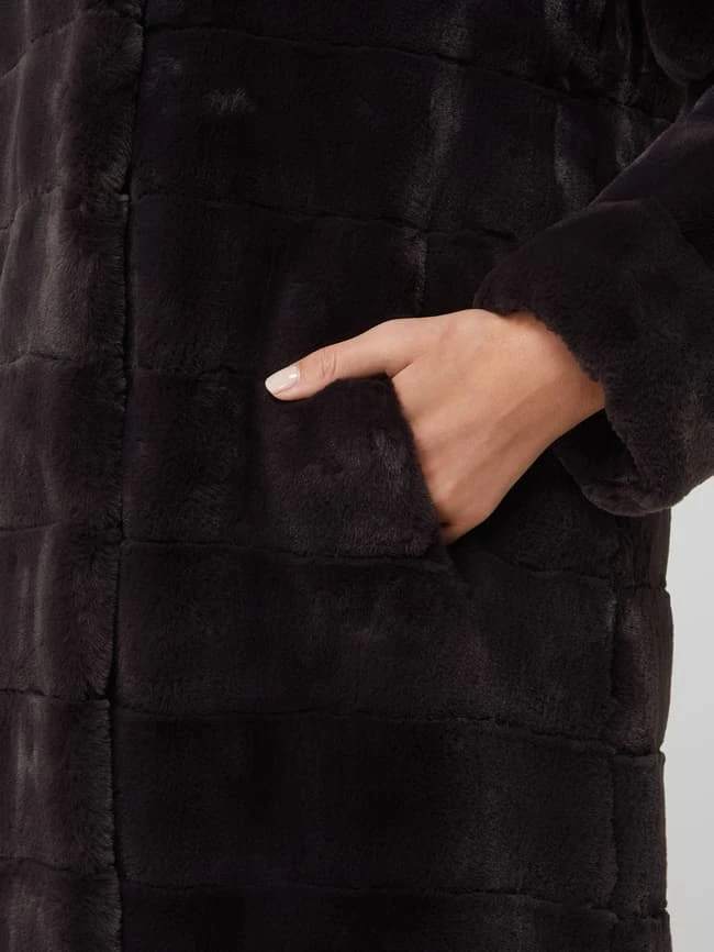 PETITE M. Mantel Aus Webpelz Mit Kapuze - Anthrazit 3 PETITE M. Mantel Aus Webpelz Mit Kapuze - Anthrazit – Bild 3