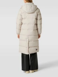 Tommy Jeans Mantel Mit Logo-Stitching Modell 'ALASKA' - Beige -WINTERMÄNTEL Verkaufs-Shop 8gq4qjii6953gd9n917kac2a74ql6hql9p4l4jpg65638ji49ko54d9k8t33ahpo8d2kgdic8d338ji864o66opn60r38oj2cphm2dhkckqj4oj5c9hjad36c8rmcd1iclij2oo