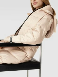 HUGO Mantel Mit Kapuze Modell 'FAVINA' - Sand -WINTERMÄNTEL Verkaufs-Shop 94sj6cq6ah34scqb617jeiaaaoq4sipp8hb4agq5a0p4al2f9t13gkq19p7j4lhi8spj0da5ad4jgl1i653jaor6ckrmapb56gr3iohk64qj2e1o6kq68e9i65h38opmc9i3acg