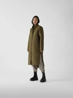 Designers Remix Steppmantel Mit Seitenschlitzen Modell 'Braga' - Olivgrün 17 Designers Remix Steppmantel Mit Seitenschlitzen Modell 'Braga' - Olivgrün -WINTERMÄNTEL Verkaufs-Shop 98o4si2l6l936dq96sq32hq98d838hhk9oq52h2fa53kgjah7194ck1h68oj6e2l6h444d9l6l258ghi60o3ccphc4pj2dhkc4p34d1kcor32o9k6di6cp1l68sjed1ichi3ae0