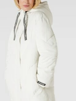 HUGO Steppmantel Mit Logo-Detail - Offwhite -WINTERMÄNTEL Verkaufs-Shop 9d3kkhi7759l8i219p5jch1n8h542ghl6t7k4d9i8544qki594pkaki570sj2cij98pl6dph9153ilic893j2d31cli6aphh70r6ao9kc4qjie9kchj6ce9k6gq3ic1ocgqm4p0