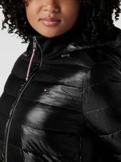 Tommy Hilfiger Steppmantel Mit Kapuze Modell 'SORONA' - Schwarz -WINTERMÄNTEL Verkaufs-Shop 9d8k2da3a925cla161930iqg8h830khm60rl2dib9174mcim6h130l1ka98kolhh6p3kme9p8pb5ak9g98o66e1m6hj3cc1n64o34phkcco30o9i6ph3ic9o70p34e1gcosjgdo