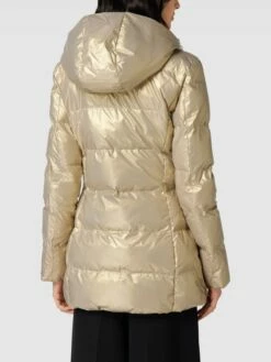 EA7 Emporio Armani Steppmaentel Mit Kapuze Modell 'GIUBOTTO' - Gold -WINTERMÄNTEL Verkaufs-Shop 9gs42e26713lcgq7752jce269l6kcdqia594sh27al530dqd8h23cg9i9gqk4h236lalak2f713jalaj6oo3eopnccs3ce1k70pm6dpk69gjie346pgm2d1nc5hjcdj2c5gj8oo