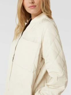 Jake*s Casual Steppmantel Mit Stehkragen - Ecru -WINTERMÄNTEL Verkaufs-Shop 9h23ccaka51l0ga9692k4khl90p34gq3891l8ihl60o4ek29750kkd26al5l0la2611kkippa144ih9j9t3jedpj6comac356ssmcchk65j3ceb26co68chm6koj0cpl6lj3ip0