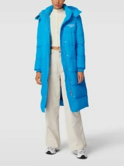 Tommy Jeans Steppmantel Mit Label-Print - Himmelblau