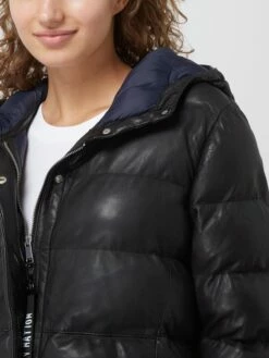 Freaky Nation Steppmantel Aus Leder Modell 'New Heavenly' - Schwarz -WINTERMÄNTEL Verkaufs-Shop 9t0kgd296p4kqd1m954j2hij9t352hhi9gq3ij2460pl0gqm88s34hhh8d0k2d9la8sl8e2a8t2kai286oo6ce9p69j64dr26ks3acpkchi66e3571gm6dr164q3gopi6goj4p8