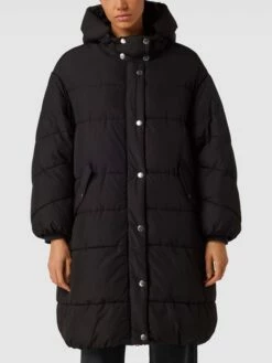 Edc By Esprit Steppmantel Mit Abnehmbarer Kapuze - Schwarz -WINTERMÄNTEL Verkaufs-Shop 9t230kqj652l6d2h60p36dij6d136c1p85354dqh6cok6e296kr32hq16p74kiqladb30l238l5kil1j8d3mcoho60r66cr670sjec1k6hj66ohicdh3ae1k64om6pb271i3gc0