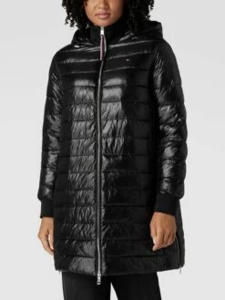 Tommy Hilfiger Steppmantel Mit Kapuze Modell 'SORONA' - Schwarz -WINTERMÄNTEL Verkaufs-Shop a9652ha1a1146kilah3jgii39173gipj8t648kqga8plcham8t1kcj9ma8o5alho60pksd9m75134cph68o6ad1gcphm2d1k60sjachk6hj3io9jcgp3gdpo68r68dpo71imcdg