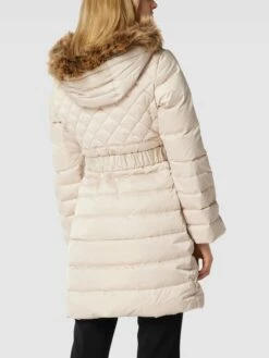 Guess Daunenmantel Mit Kunstfellbesatz Modell 'Lolie' - Ecru -WINTERMÄNTEL Verkaufs-Shop a984qgi3ad1k6l9g9d4k4ham9t856kqia57k6cq38p8kokaaa93j8lho6914ud9j89554h218t442cij74o38opmc8pj8cpi64q3ep9kcgs62oj1ccojao9jccq3gcpk6ks3idg