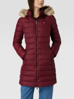 Tommy Jeans Daunenmantel In Stepp-Optik Modell 'TJW ESSENTIAL HOODED DOWN' - Bordeaux Rot -WINTERMÄNTEL Verkaufs-Shop acrj0jph9cqjcl2k6t7j8li68cq3ch1haha50iij70r4ihhl8oq4ij27892l8dql85850cqj6513eki48p3m4dpo60qmcpb570rm2o9k68sj8o9hc9ij2cr369hm8phn6lh3ico