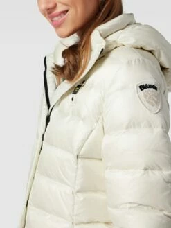 Blauer Usa Daunenmantel Mit Label-Patch Modell 'Farina' - Offwhite -WINTERMÄNTEL Verkaufs-Shop ad2jah2i650kili895a3ciaj6h63ichlal24oe1oa134qe276t846j2h94pj8jif8gsl4l2a6p6k4c9m6so6adj2c9hm6d1p6tgm4cpkcph34e9h60p36pb5c8p66p1g60r6cp0