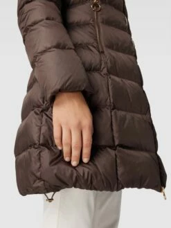 Betty Barclay Daunenmantel Mit Kapuze - Dunkelbraun 7 Betty Barclay Daunenmantel Mit Kapuze - Dunkelbraun -WINTERMÄNTEL Verkaufs-Shop ad850c2375a5ci2g8l63id2c9h1j2hij9ookuliea8o4sk2lakq34hhg8p9lagag8sol8gak690lckqe6go6adj2c8q64d1k6gr3ccpk6kq66o9p70sm6eb370o30cb565i6ao8
