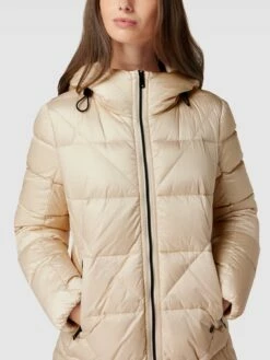 Marc Cain Daunenmantel Mit Reißverschlusstaschen - Ecru 7 Marc Cain Daunenmantel Mit Reißverschlusstaschen - Ecru -WINTERMÄNTEL Verkaufs-Shop ap2kadie9p9jckq99h4kgkqha0rlad216t73cia49h958giladak4daf6h2jgcqg9ss42galad4l2jaj6so3edj660rm8db475gm6p9k71h3ge9p64pmccj26or6cdj6c4r30og